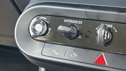 2025 (75) MINI COOPER 1.5 C Classic 3dr Auto 5546979