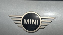 2025 (75) MINI COOPER 1.5 C Classic 3dr Auto 5547004