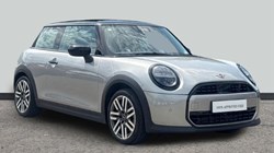 2025 (75) MINI COOPER 1.5 C Classic 3dr Auto 5546961