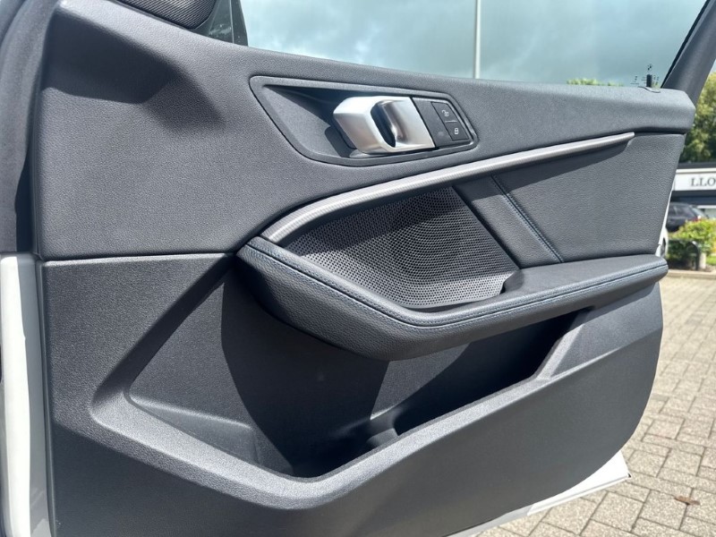 2024 (73) BMW 1 SERIES M135i xDrive 5dr Step Auto 5490076