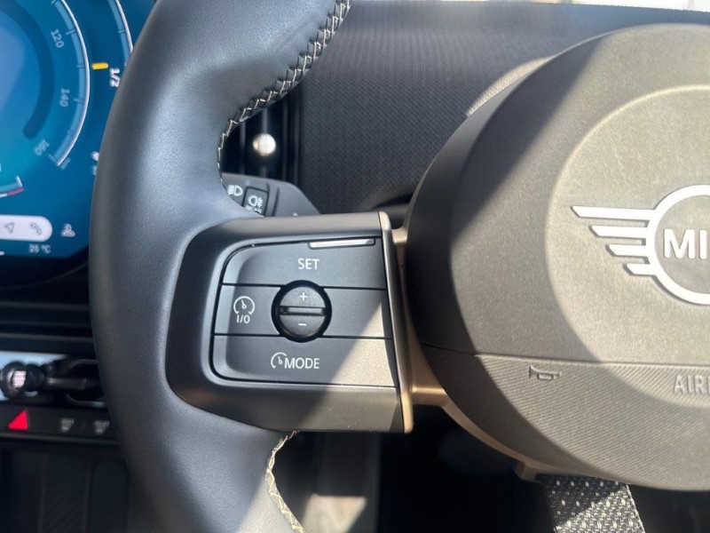 2024 (24) MINI COOPER 1.5 C Classic 3dr Auto 5548614