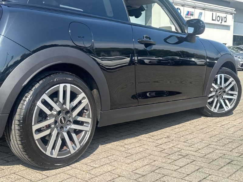 2024 (24) MINI COOPER 1.5 C Classic 3dr Auto 5548645