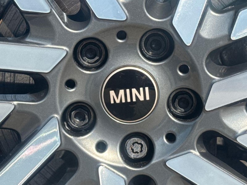 2024 (24) MINI COOPER 1.5 C Classic 3dr Auto 5548640