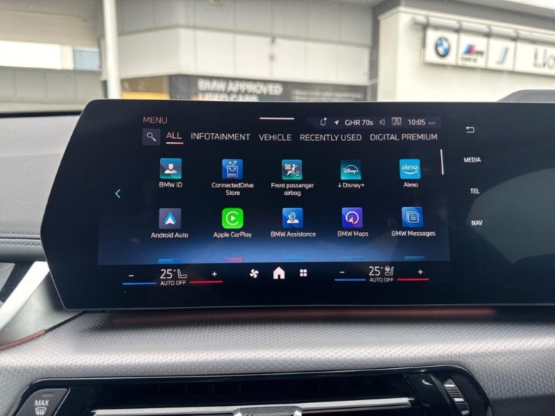2025 (25) BMW iX1 150kW eDrive20 M Sport 65kWh 5dr Auto 5583833