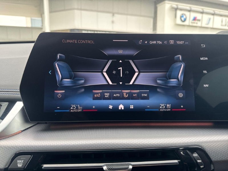 2025 (25) BMW iX1 150kW eDrive20 M Sport 65kWh 5dr Auto 5583837
