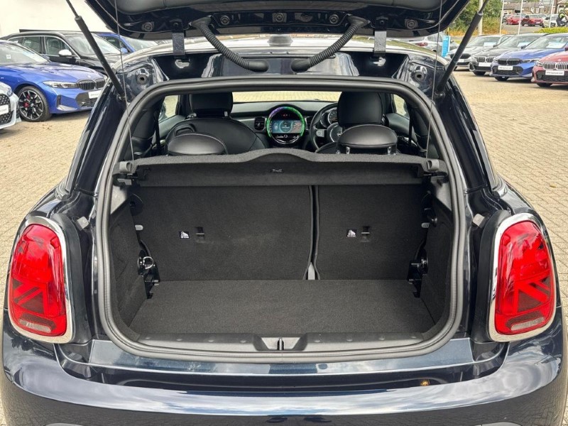 2022 (72) MINI HATCHBACK 1.5 Cooper Exclusive 3dr Auto 5654839