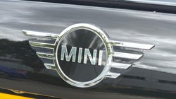 2022 (72) MINI HATCHBACK 1.5 Cooper Exclusive 3dr Auto 5654871