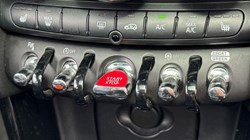 2022 (72) MINI HATCHBACK 1.5 Cooper Exclusive 3dr Auto 5654845