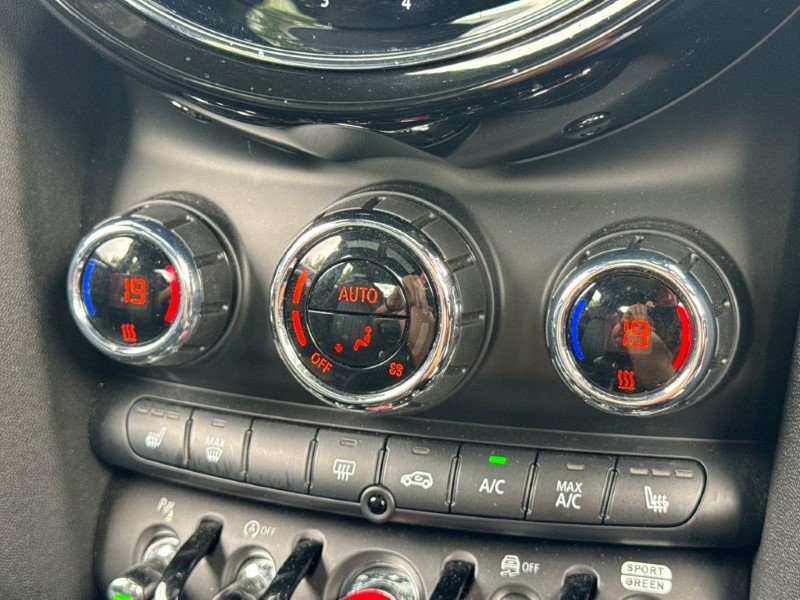 2022 (72) MINI HATCHBACK 1.5 Cooper Exclusive 3dr Auto 5654856