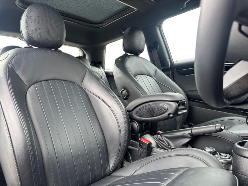 2022 (72) MINI HATCHBACK 1.5 Cooper Exclusive 3dr Auto 5654837