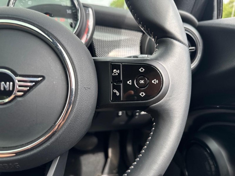 2022 (72) MINI HATCHBACK 1.5 Cooper Exclusive 3dr Auto 5654844