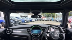 2022 (72) MINI HATCHBACK 1.5 Cooper Exclusive 3dr Auto 5654847
