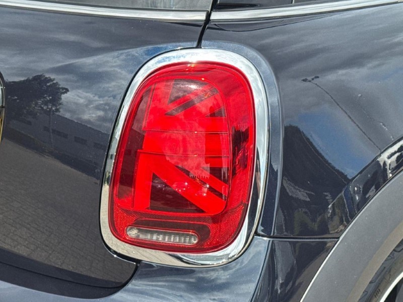 2022 (72) MINI HATCHBACK 1.5 Cooper Exclusive 3dr Auto 5654873