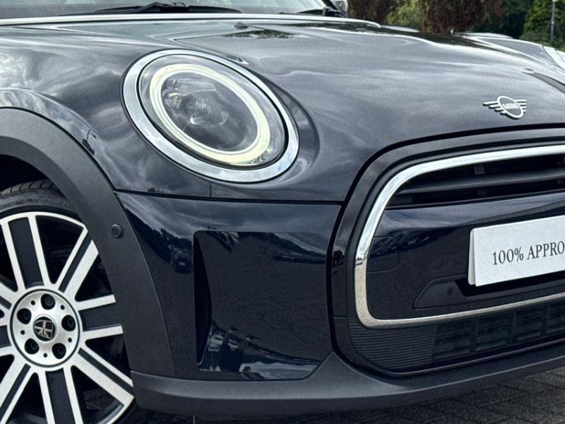 2022 (72) MINI HATCHBACK 1.5 Cooper Exclusive 3dr Auto 5654867