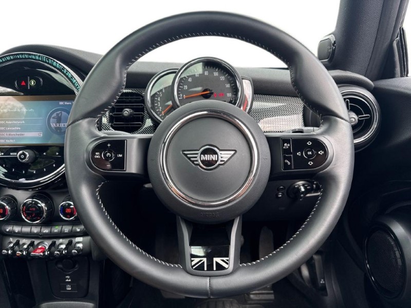 2022 (72) MINI HATCHBACK 1.5 Cooper Exclusive 3dr Auto 5654831