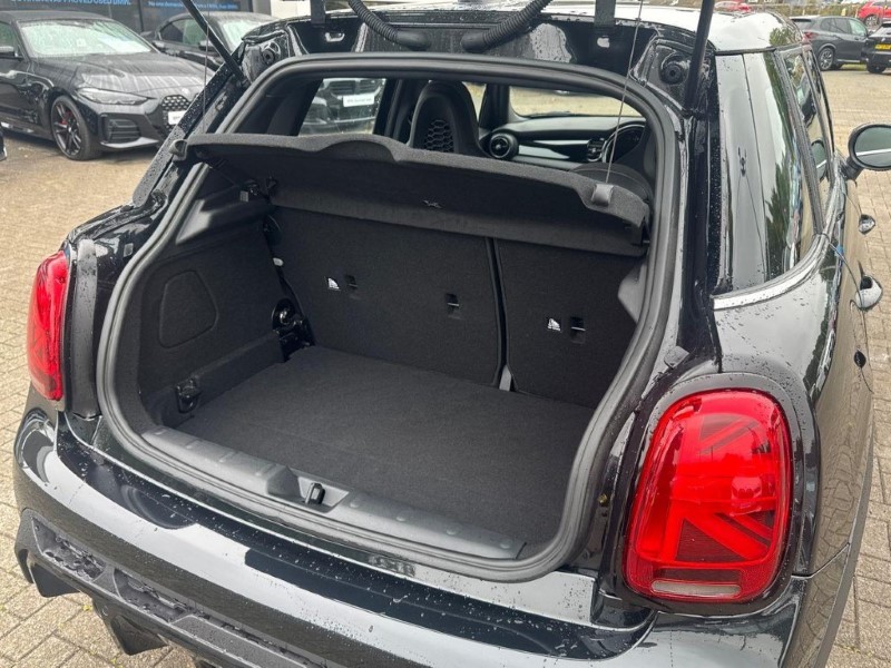 2023 (23) MINI HATCHBACK 1.5 Cooper Sport Premium 5dr Auto 5719344