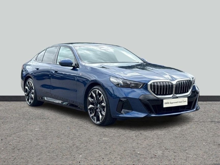 2025 (75) BMW 5 SERIES 520i M Sport 4dr Auto