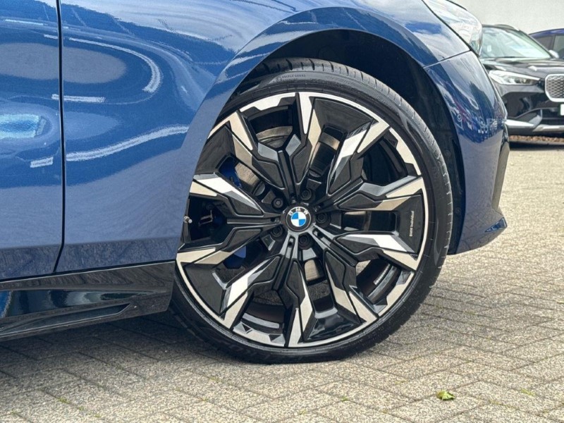 2025 (75) BMW 5 SERIES 520i M Sport 4dr Auto 5656092