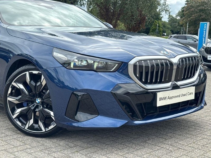 2025 (75) BMW 5 SERIES 520i M Sport 4dr Auto 5656084