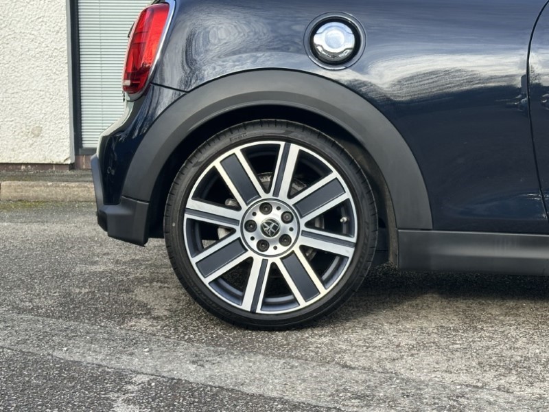 2022 (72) MINI CONVERTIBLE 2.0 Cooper S Exclusive 2dr Auto 5607215