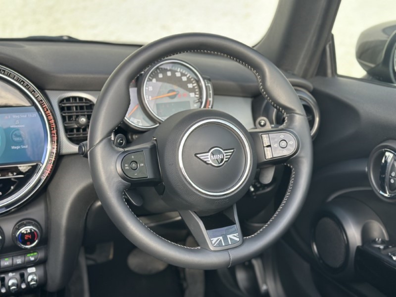 2022 (72) MINI CONVERTIBLE 2.0 Cooper S Exclusive 2dr Auto 5607244