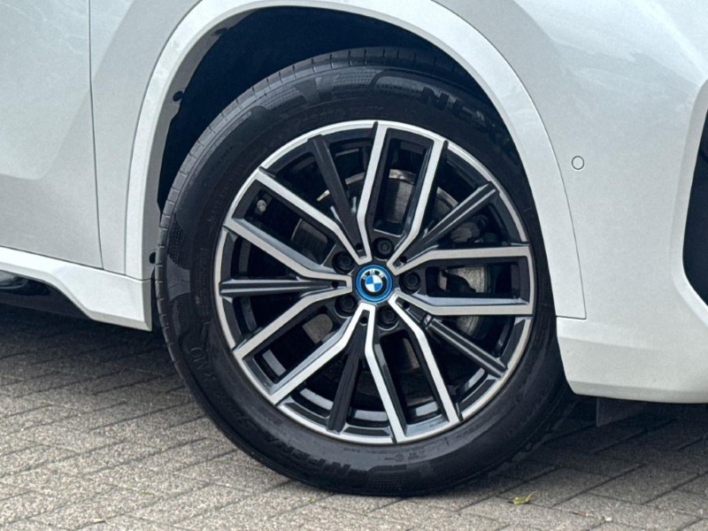 2024 (24) BMW iX1 150kW eDrive20 M Sport 65kWh 5dr Auto 5644547