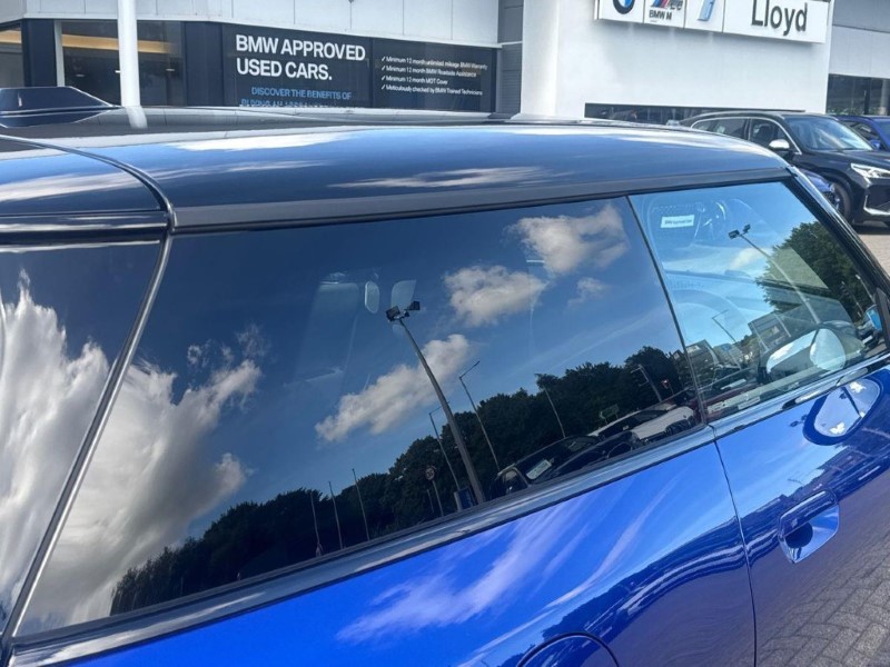 2024 (74) MINI COOPER 160kW SE Exclusive 54kWh 3dr Auto 5696901