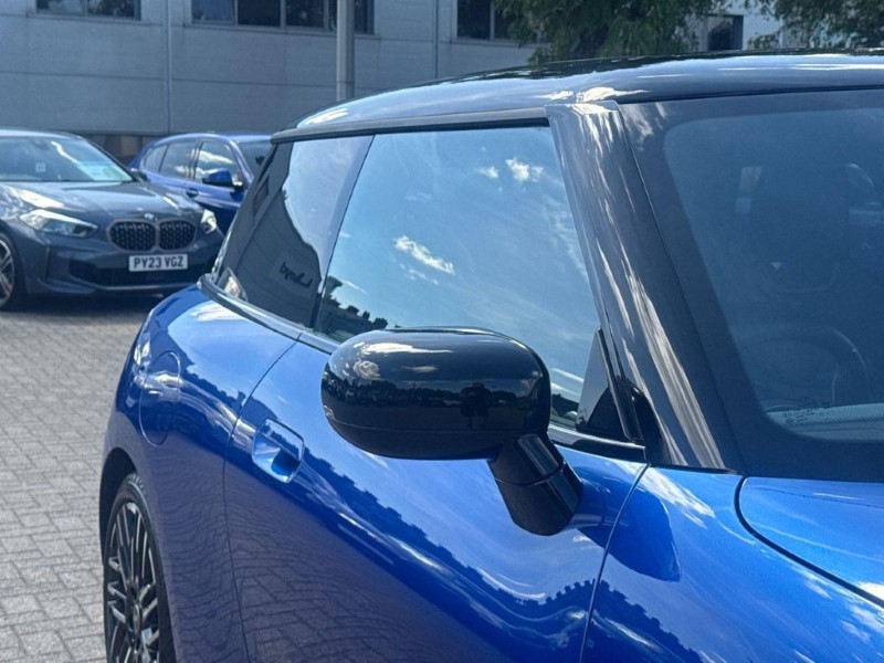 2024 (74) MINI COOPER 160kW SE Exclusive 54kWh 3dr Auto 5696900