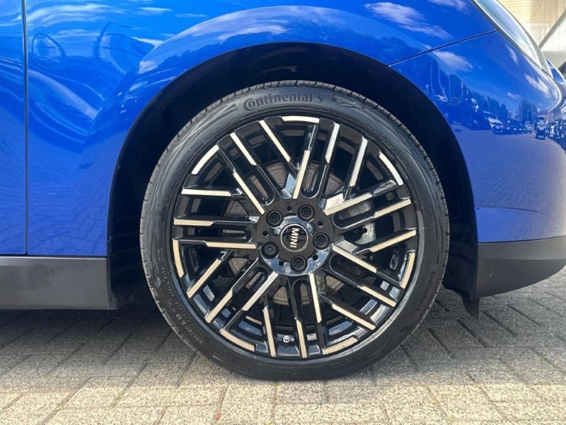 2024 (74) MINI COOPER 160kW SE Exclusive 54kWh 3dr Auto 5696864