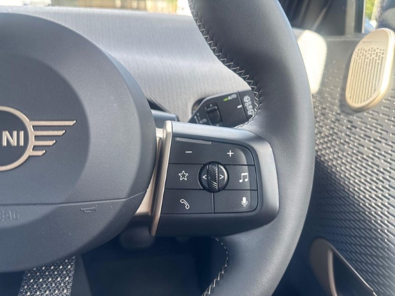 2024 (74) MINI COOPER 160kW SE Exclusive 54kWh 3dr Auto 5696868