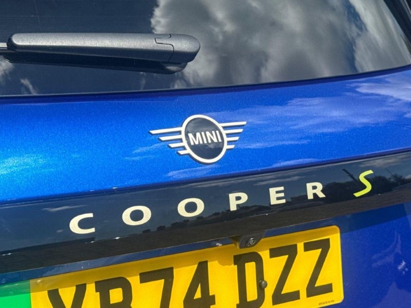 2024 (74) MINI COOPER 160kW SE Exclusive 54kWh 3dr Auto 5696896