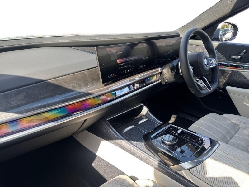 2024 (73) BMW I7 400kW xDrive60 M Sport 105.7kWh 4dr Auto 5698344