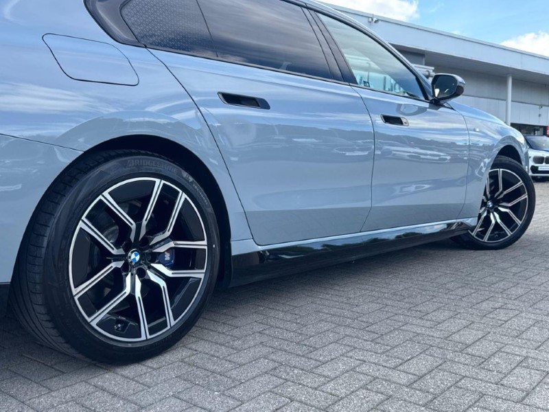2024 (73) BMW I7 400kW xDrive60 M Sport 105.7kWh 4dr Auto 5698387