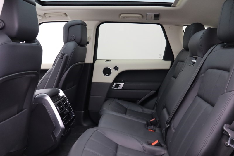 2022 (22) LAND ROVER RANGE ROVER SPORT 3.0 D300 HSE Silver 5dr Auto 3306188