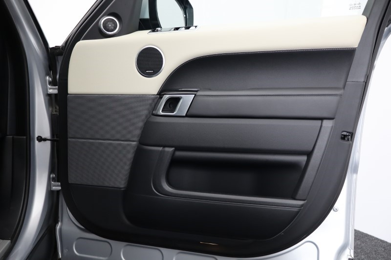 2022 (22) LAND ROVER RANGE ROVER SPORT 3.0 D300 HSE Silver 5dr Auto 3306190