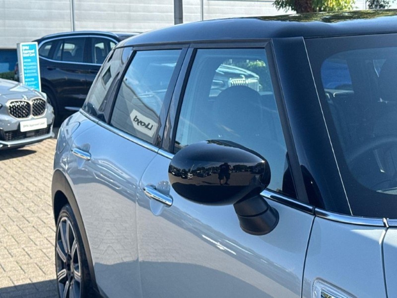 2022 (72) MINI CLUBMAN 2.0 [178] Cooper S Exclusive 6dr 5709103