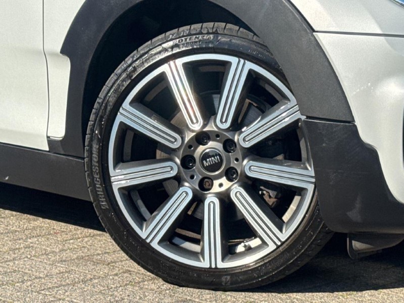 2022 (72) MINI CLUBMAN 2.0 [178] Cooper S Exclusive 6dr 5709097