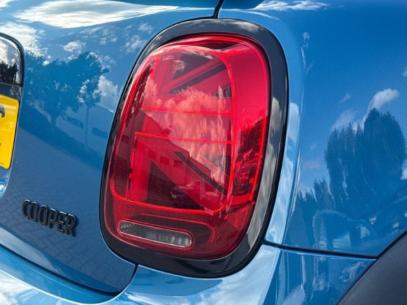 2024 (24) MINI CONVERTIBLE 1.5 Cooper Sport Premium 2dr Auto 5730025