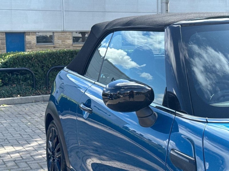2024 (24) MINI CONVERTIBLE 1.5 Cooper Sport Premium 2dr Auto 5730028