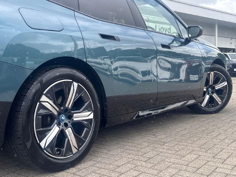 2022 (71) BMW iX 240kW xDrive40 M Sport 76.6kWh 5dr Auto 5796817