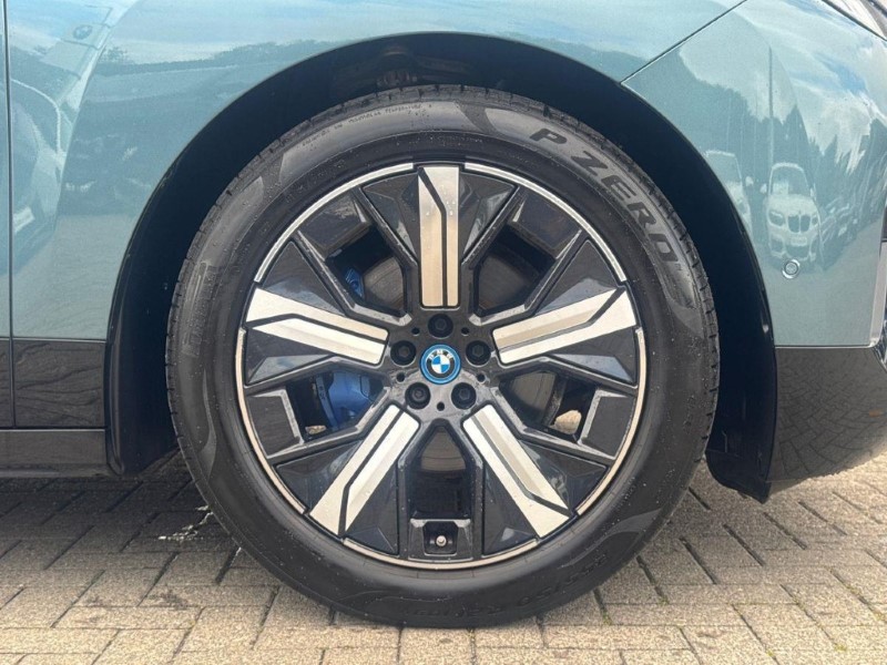 2022 (71) BMW iX 240kW xDrive40 M Sport 76.6kWh 5dr Auto 5796785