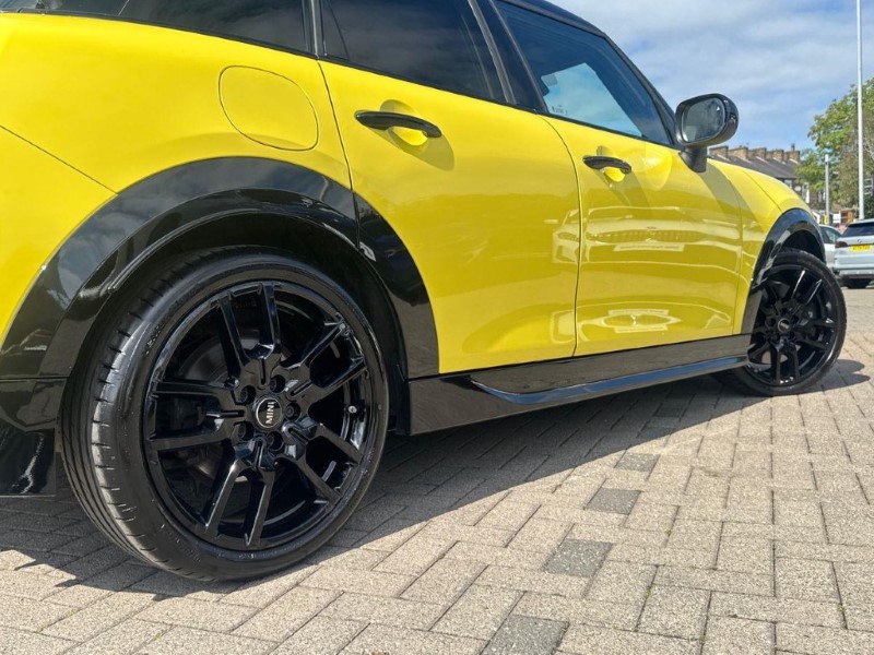 2025 (75) MINI COOPER 2.0 S Sport 5dr Auto 5810890