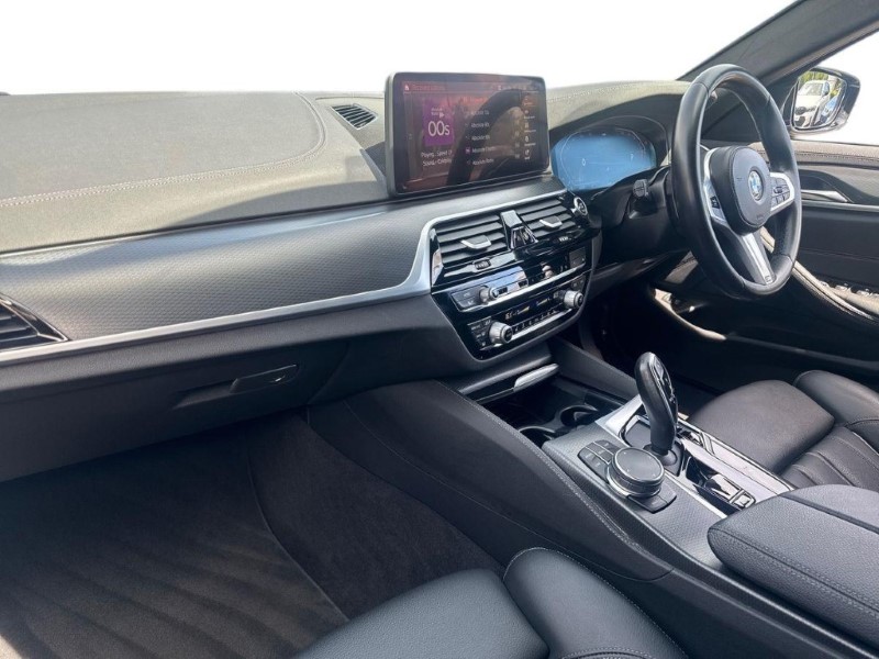 2023 (23) BMW 5 SERIES 520d MHT M Sport 5dr Step Auto 5727724