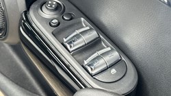 2023 (23) MINI HATCHBACK 1.5 Cooper Classic Premium 5dr Auto 5802604