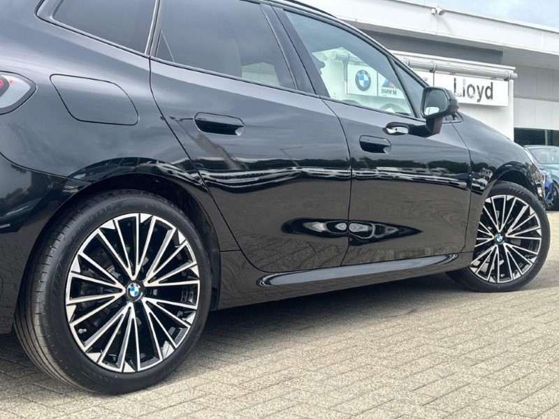 2025 (75) BMW 2 SERIES 220i MHT M Sport 5dr DCT 5805181