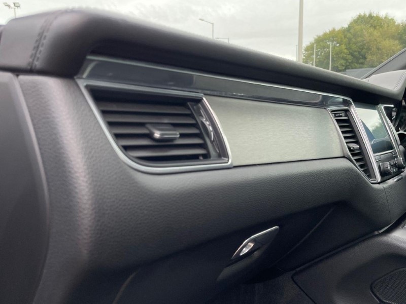 2018 (18) PORSCHE MACAN [252] 5dr PDK 5841409
