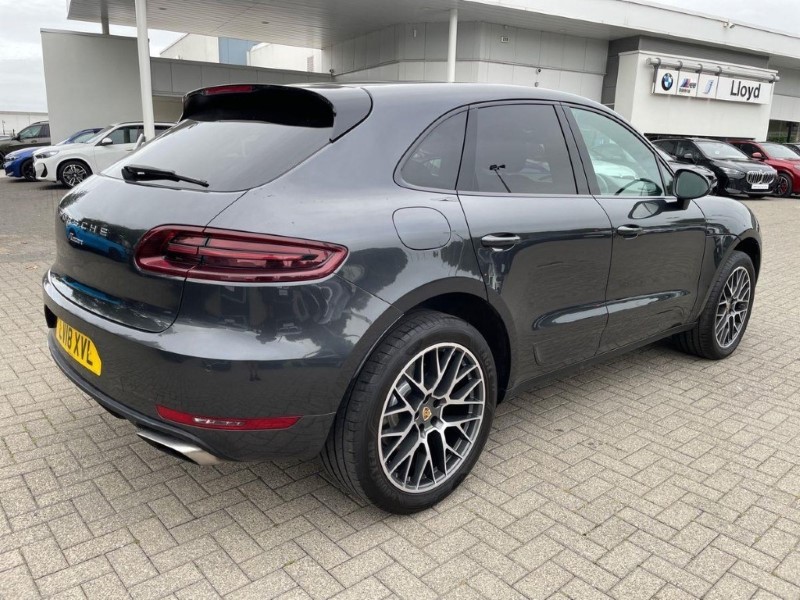 2018 (18) PORSCHE MACAN [252] 5dr PDK 5841424