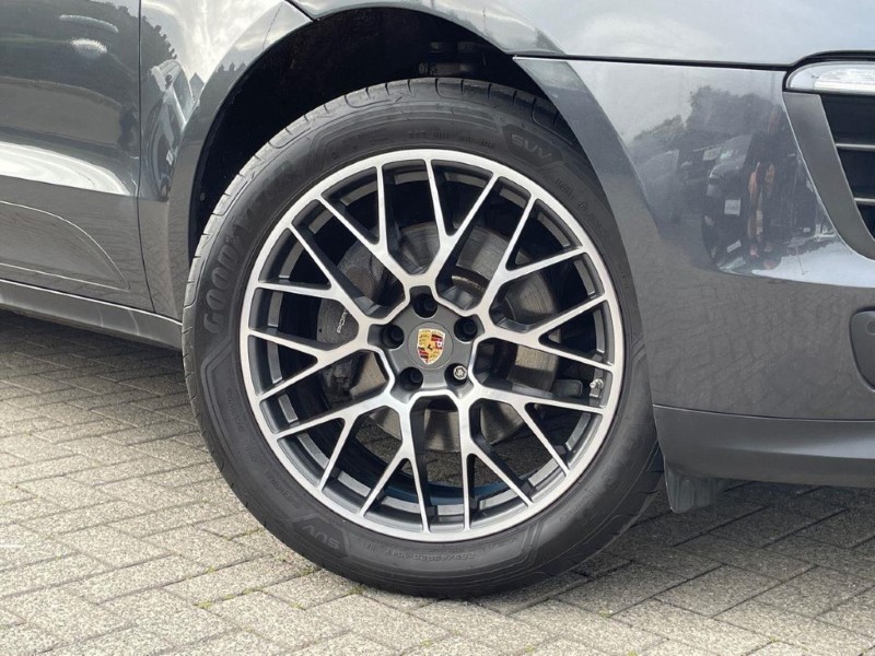 2018 (18) PORSCHE MACAN [252] 5dr PDK 5841419