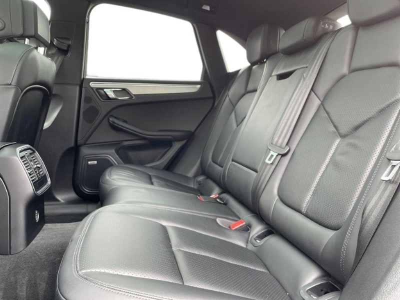 2018 (18) PORSCHE MACAN [252] 5dr PDK 5841388