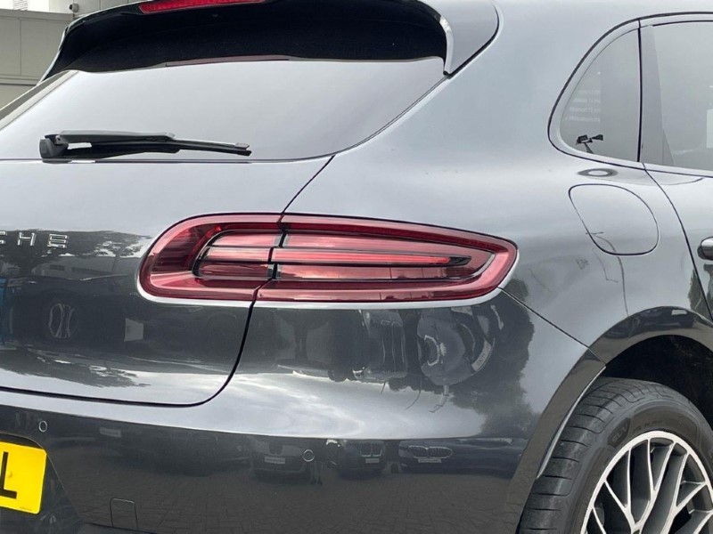 2018 (18) PORSCHE MACAN [252] 5dr PDK 5841422